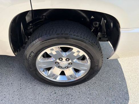Used 2013 GMC Yukon Denali AWD/4WD image 12