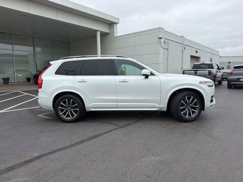 Used 2017 Volvo XC90 T6 Momentum w/ Vision Package AWD/4WD image 2