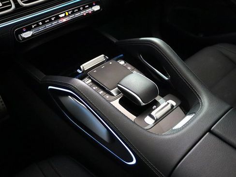 Used 2024 Mercedes-Benz GLS 580 4MATIC image 33