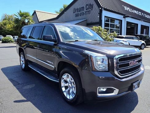 Used 2015 GMC Yukon XL SLT w/ Open Road Package AWD/4WD image 2