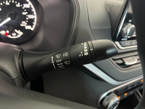Used 2024 Nissan Altima 2.5 S FWD image 59