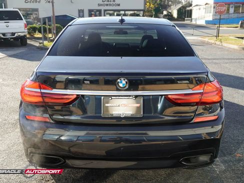 Used 2018 BMW 740i image 6
