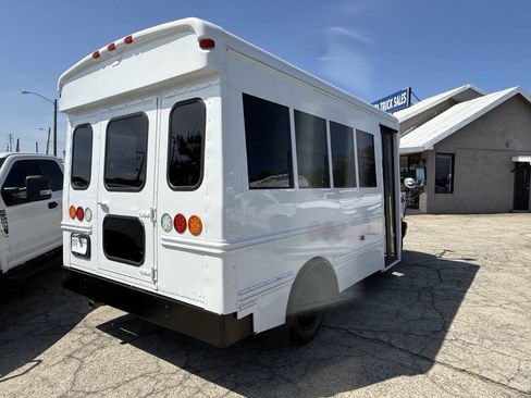 Used 2009 Chevrolet Express 3500 w/ School Bus Package RWD image 4