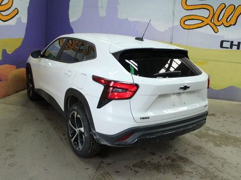 Used 2024 Chevrolet Trax RS w/ Driver Confidence Package image 6