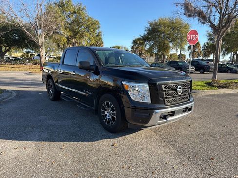 Used 2021 Nissan Titan SV w/ SV Convenience Package image 7
