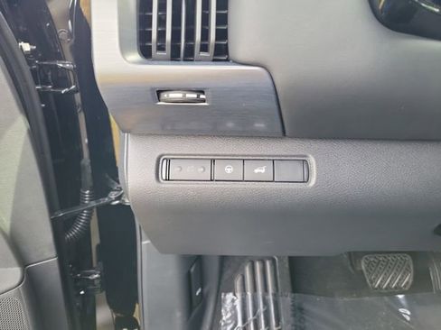 New 2026 Nissan Pathfinder SL FWD image 10