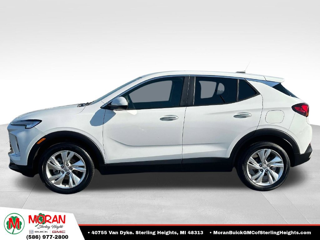 Certified 2024 Buick Encore GX Preferred FWD image 2