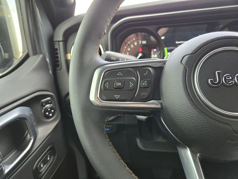 Used 2024 Jeep Wrangler Unlimited Sahara w/ Technology Group image 27