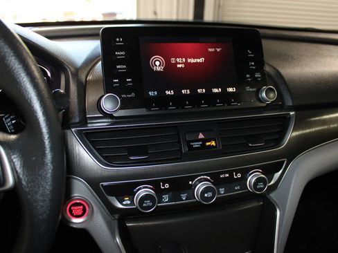 Used 2018 Honda Accord LX image 13