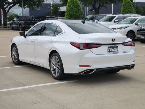 Used 2019 Lexus ES 350 Ultra Luxury w/ Accessory Package 2 FWD image 5