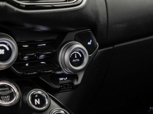 Used 2022 Aston Martin V8 Vantage Coupe RWD image 64