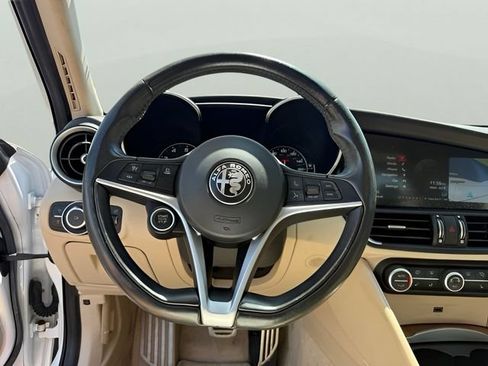 Used 2018 Alfa Romeo Giulia Ti w/ Quick Order Package 22X Lusso AWD/4WD image 15
