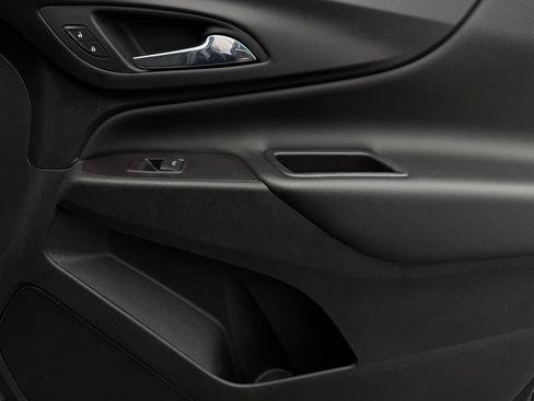 Used 2021 Chevrolet Equinox LT image 22