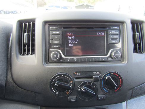 Used 2019 Nissan NV200 SV w/ Back Door Glass Package image 22