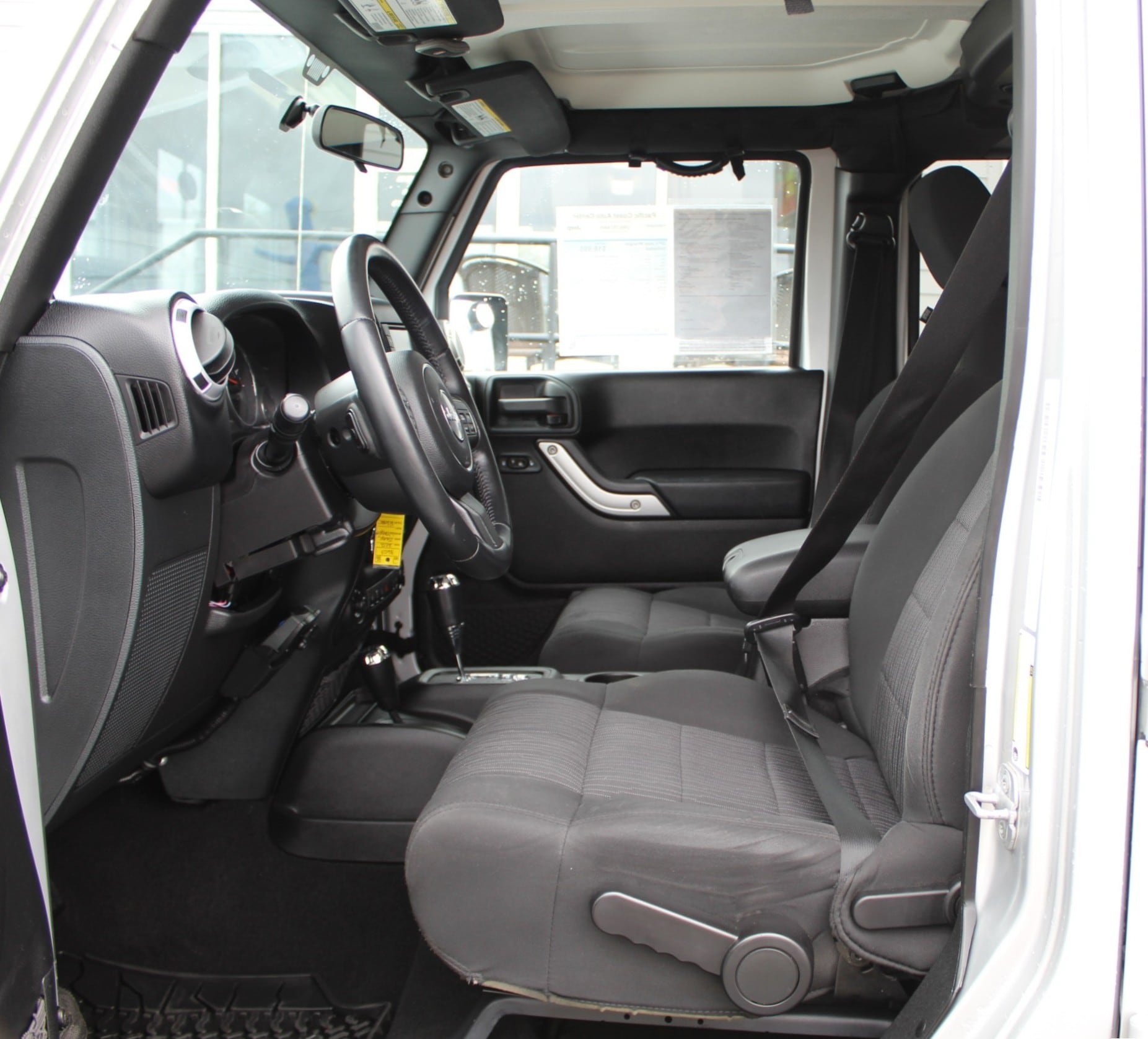 Used 2012 Jeep Wrangler Unlimited Sahara w/ Connectivity Group AWD/4WD image 19