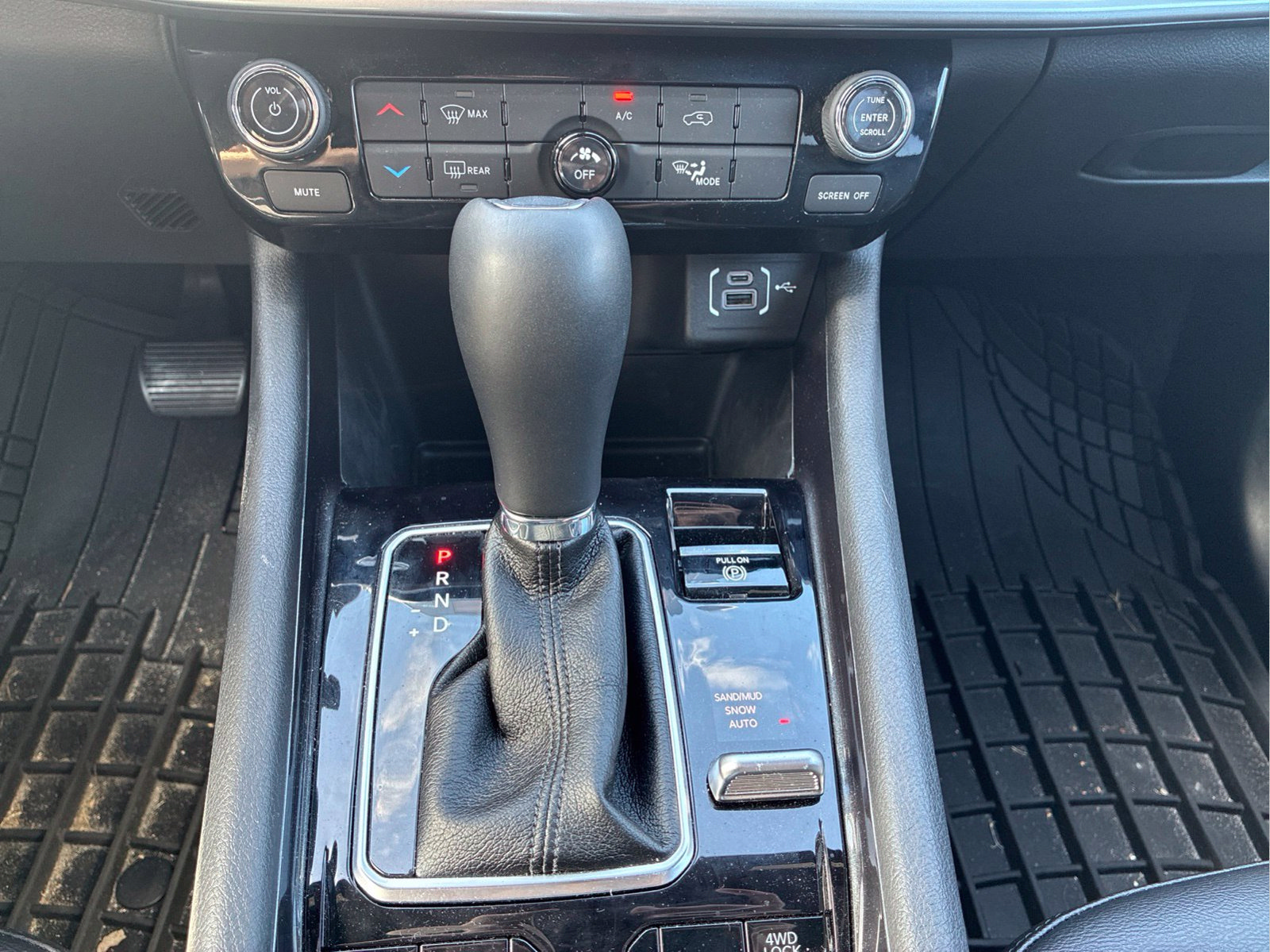 Certified 2025 Jeep Compass Latitude AWD/4WD image 26