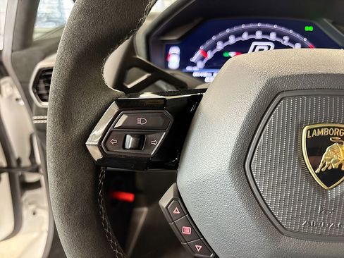 Used 2023 Lamborghini Huracan STO image 20
