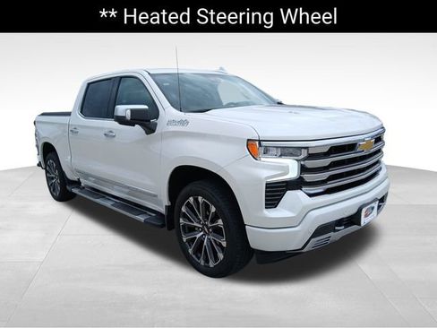 Used 2025 Chevrolet Silverado 1500 High Country w/ High Country Premium Package AWD/4WD image 7