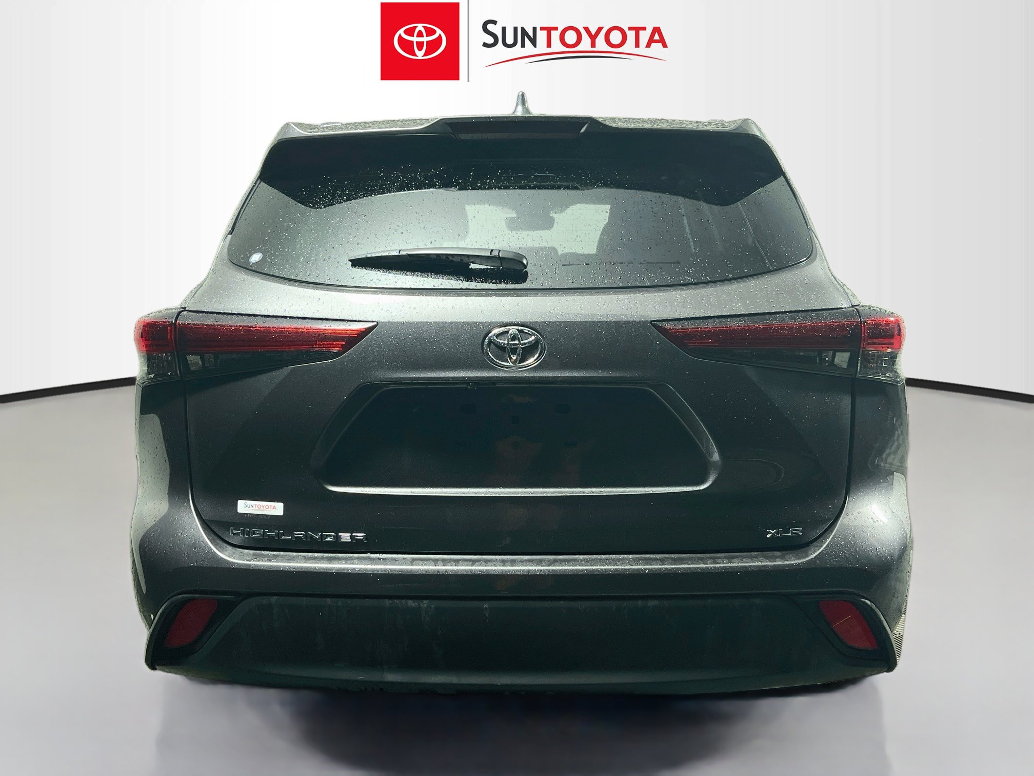 Used 2021 Toyota Highlander XLE FWD image 5