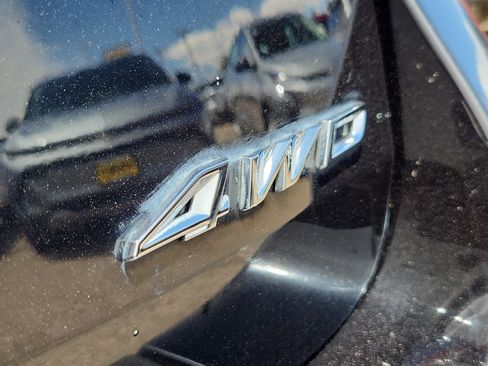 Used 2025 Ford Explorer ST-Line w/ ST-Line Street Pack AWD/4WD image 18