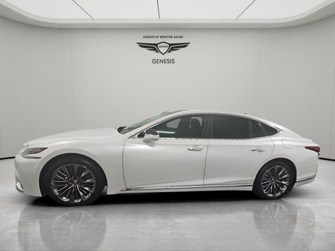 Used 2018 Lexus LS 500 AWD w/ Luxury Package image 2