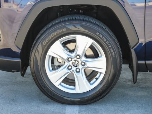 Certified 2021 Toyota RAV4 XLE w/ Carpet Mat Package (TMS) FWD image 11
