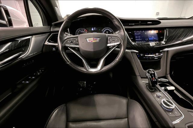 Used 2023 Cadillac XT6 Premium Luxury AWD/4WD image 6