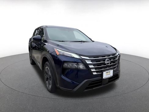 Used 2025 Nissan Rogue SV AWD/4WD image 3