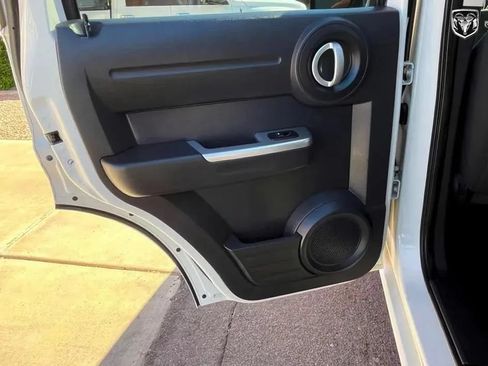 Used 2007 Dodge Nitro R/T RWD image 21