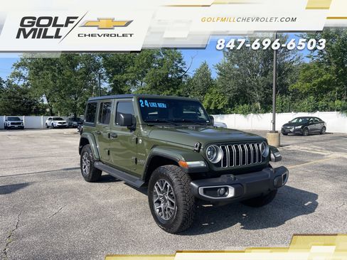 Used 2024 Jeep Wrangler Unlimited Sahara AWD/4WD image 5