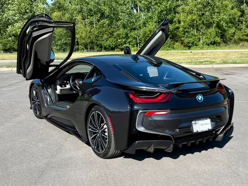 Used 2019 BMW i8 Coupe AWD/4WD image 4