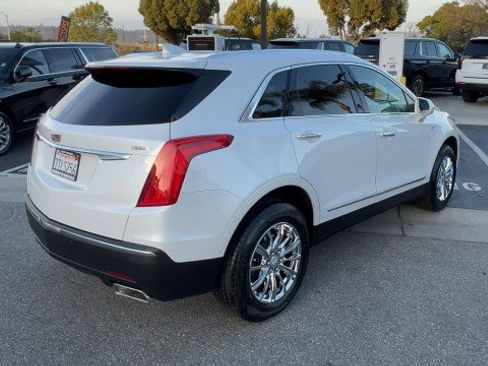 Used 2017 Cadillac XT5 Luxury w/ Driver Awareness Package image 8
