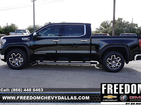 New 2026 GMC Sierra 1500 SLT image 4