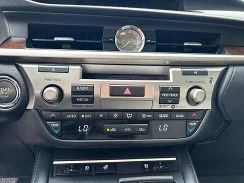 Used 2018 Lexus ES 350 w/ Navigation System Package image 22