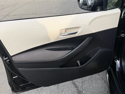 Used 2021 Toyota Corolla LE FWD image 6