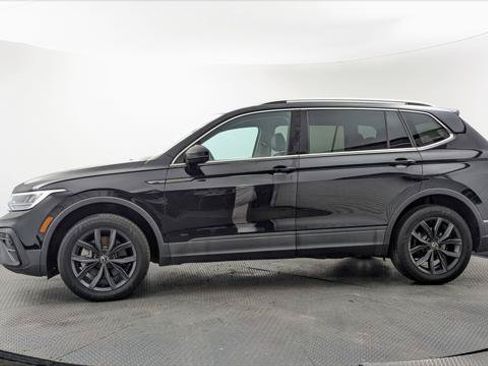 Used 2023 Volkswagen Tiguan SE FWD image 3