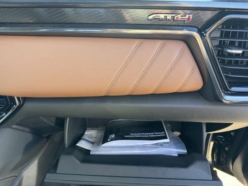 Used 2025 GMC Canyon AT4 w/ Technology Plus Package image 39