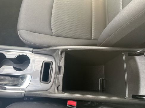 Used 2017 Chevrolet Malibu LT image 19