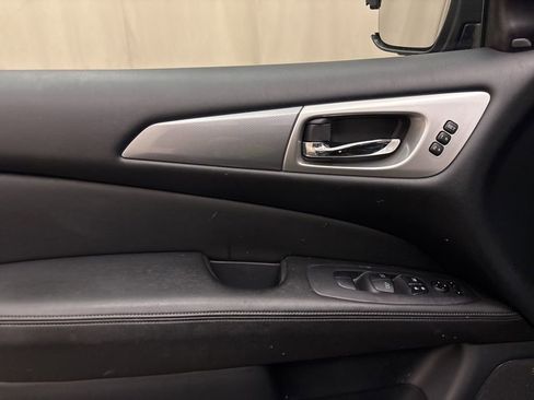 Used 2019 Nissan Pathfinder SL w/ SL Premium Package image 10