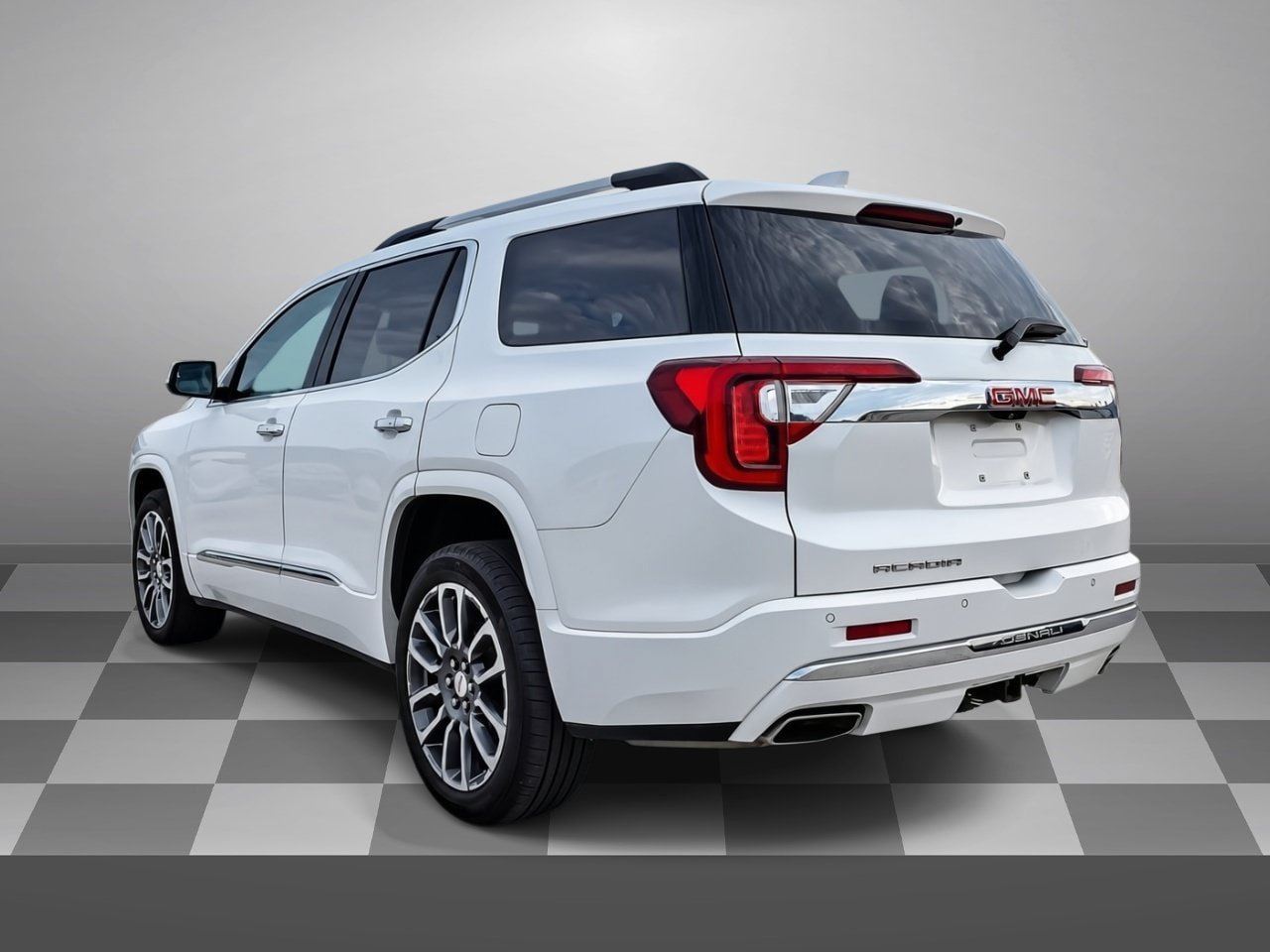 Used 2021 GMC Acadia Denali w/ Denali Technology Package FWD image 4