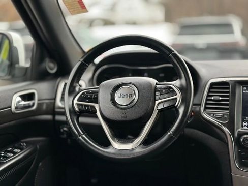 Used 2018 Jeep Grand Cherokee Altitude image 17