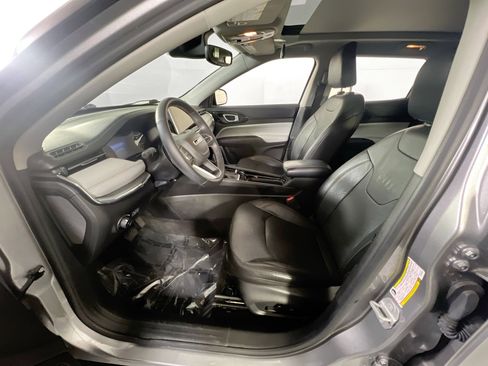 Used 2022 Jeep Compass Limited w/ Sun and Sound Group AWD/4WD image 19