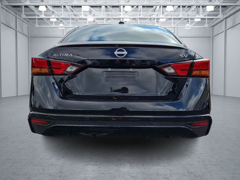 Used 2024 Nissan Altima 2.5 SV FWD image 5