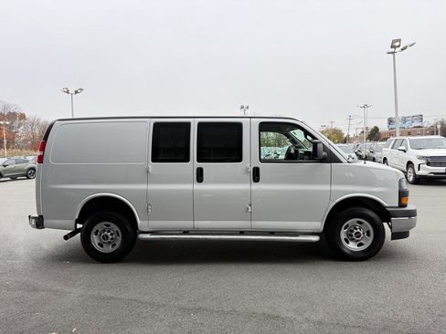 Used 2024 GMC Savana 2500 w/ Driver Convenience Package image 7
