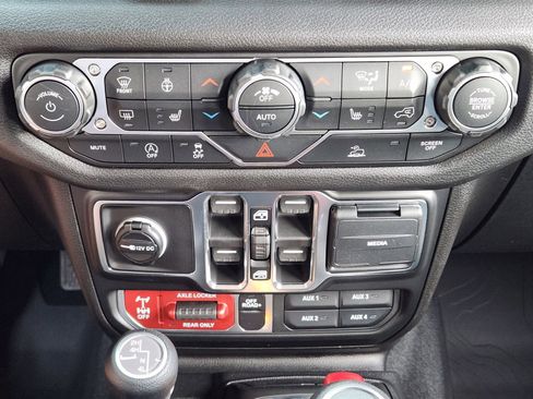 New 2026 Jeep Wrangler Unlimited Sport image 28