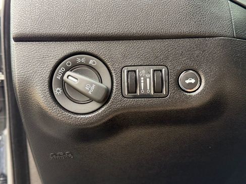 Used 2023 Dodge Charger SXT w/ Blacktop Package image 29