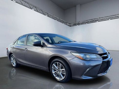Used 2017 Toyota Camry SE image 8