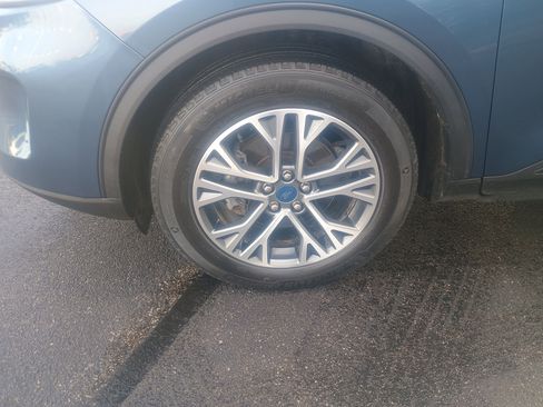 Used 2020 Ford Escape SEL image 4