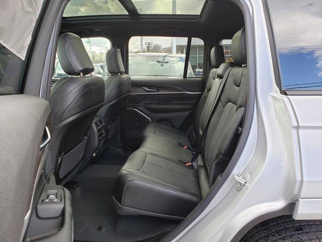 New 2026 Jeep Grand Cherokee Limited AWD/4WD image 8