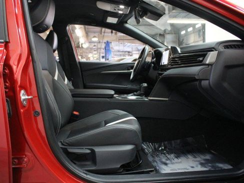 Used 2025 Toyota Camry SE w/ Convenience Package image 20